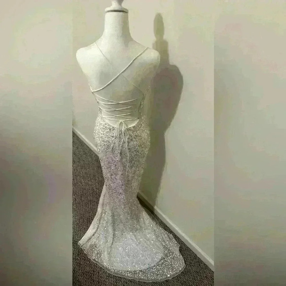 Primavera Formal Prom Dress White with Pastel Sequins Size 4 - Picture 4 of 10